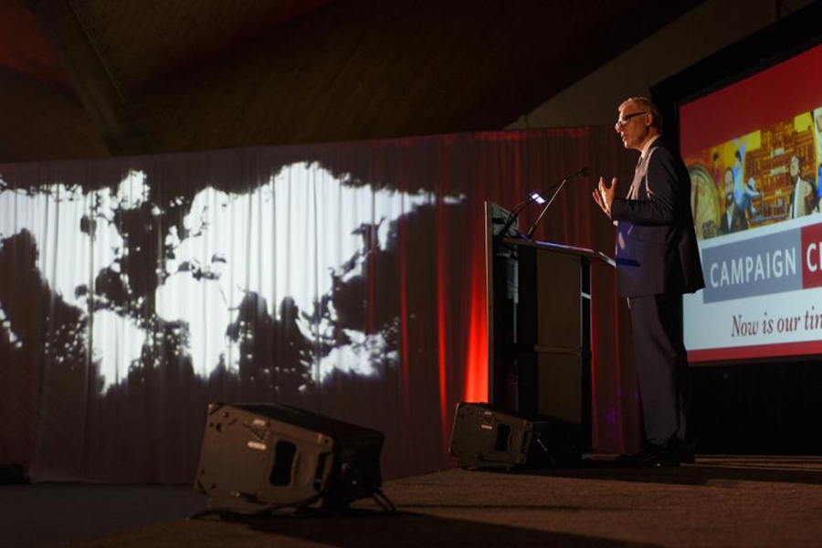 campaign clark - presentation on stage
