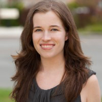 Laura Barker headshot