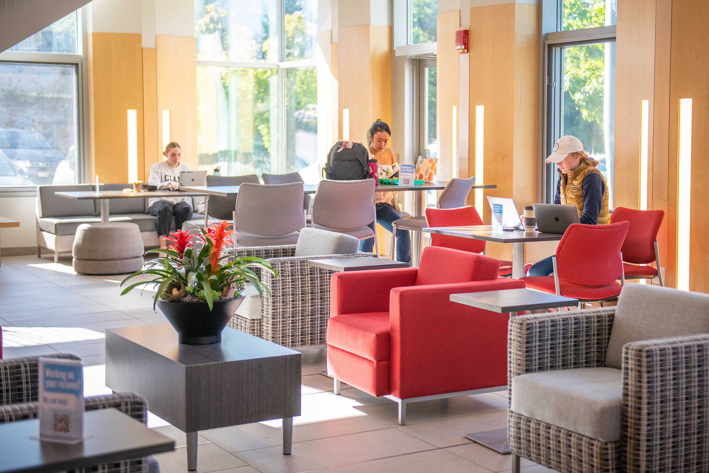 Shaich Family Alumni and Student Engagement Center (ASEC) - lobby area