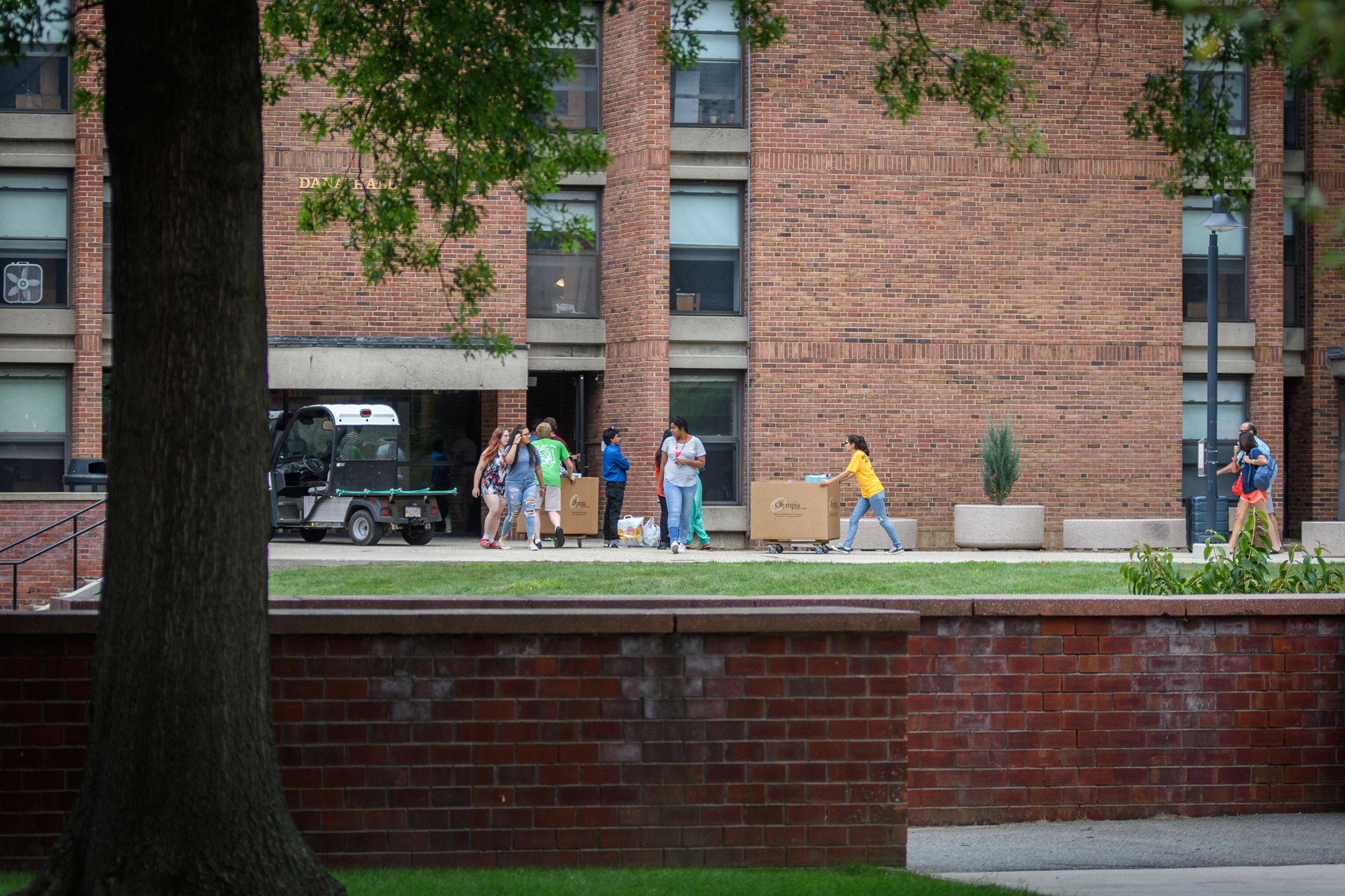 Hughes Hall - students moving in