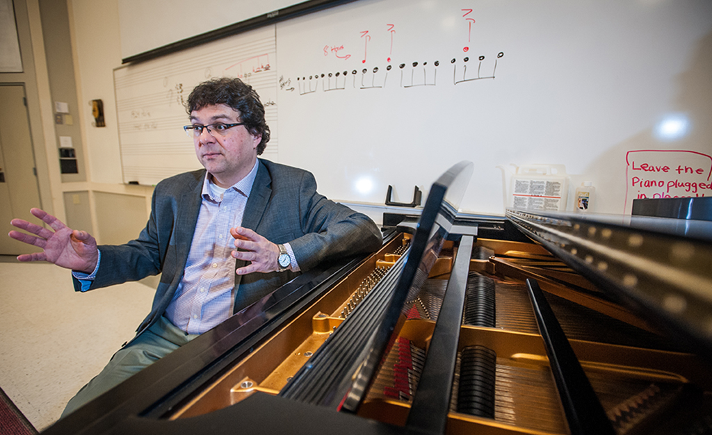 Ben Korstvedt receives prestigious award from American Musicological Society