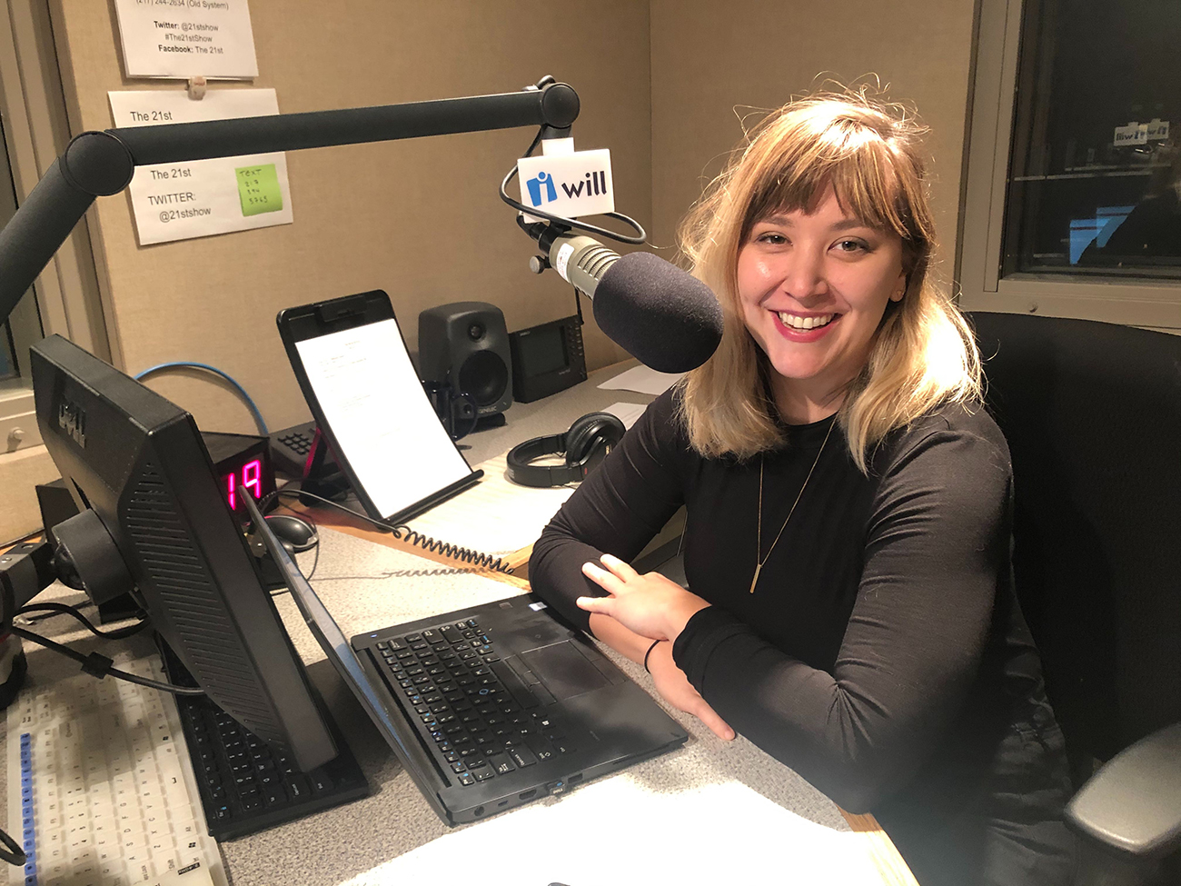 NPR reporter Lee Gaines ’11 recognized with prestigious journalism award