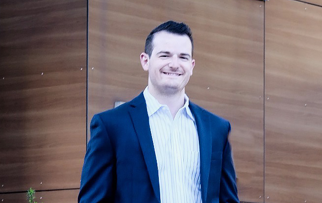 Mike Eglow ’16, MBA ’17, connects Clark students with financial service careers
