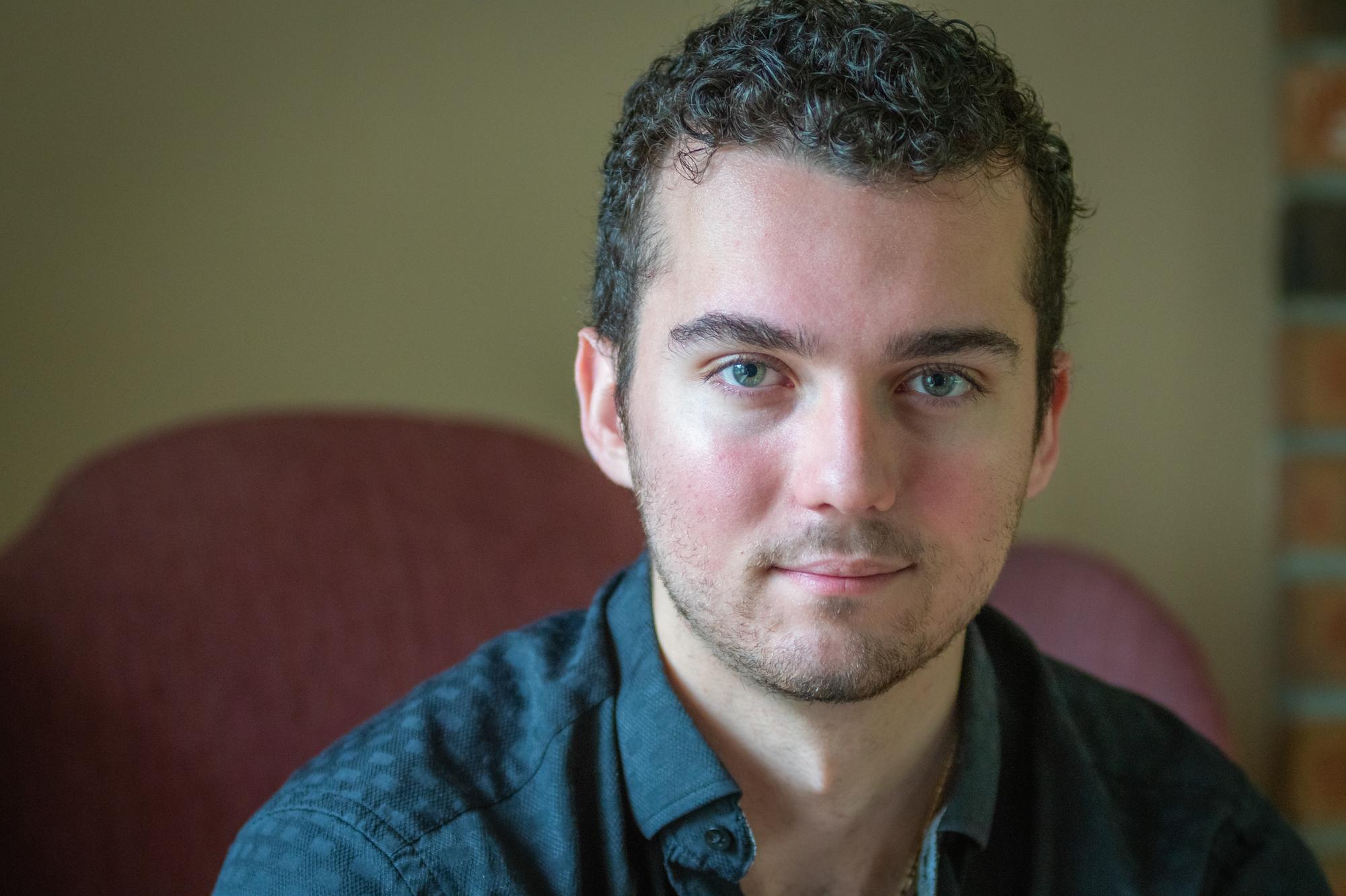 Thomas Mueller ’22 stages a special jazz show for a senior audience
