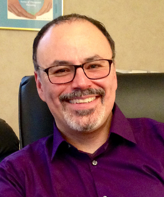 Clark psychologist: Strengthen relationships with a gratitude journal