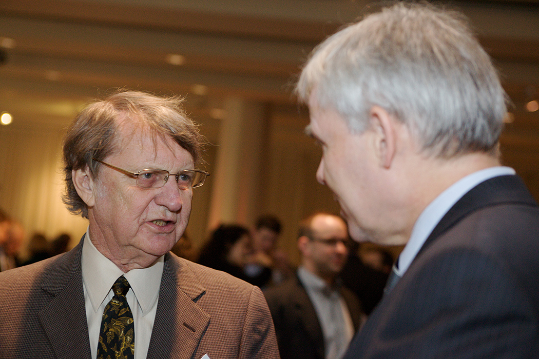 Longtime professor Roger Kasperson has died