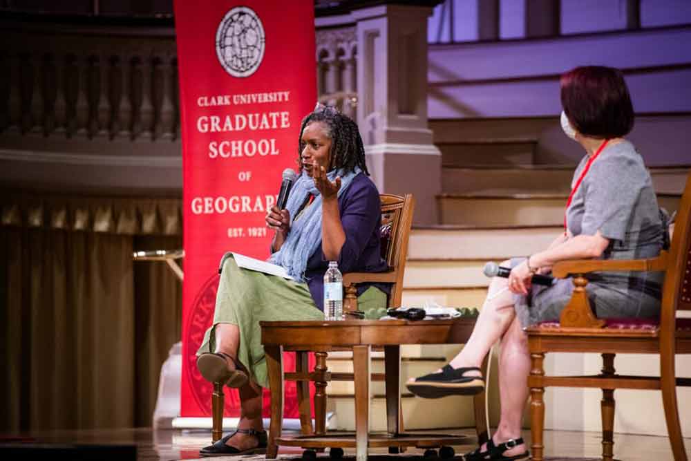 Keynote speaker Beverley Mullings, professor of political economy at the University of Toronto speaks at the Global Conference on Economic Geography at Ƶ
